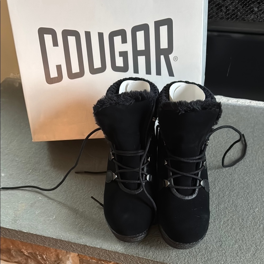 Cougar Black Fur-Lined Winter Boots